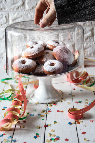 ciambelle bomboloni fritti ricetta di carnevale