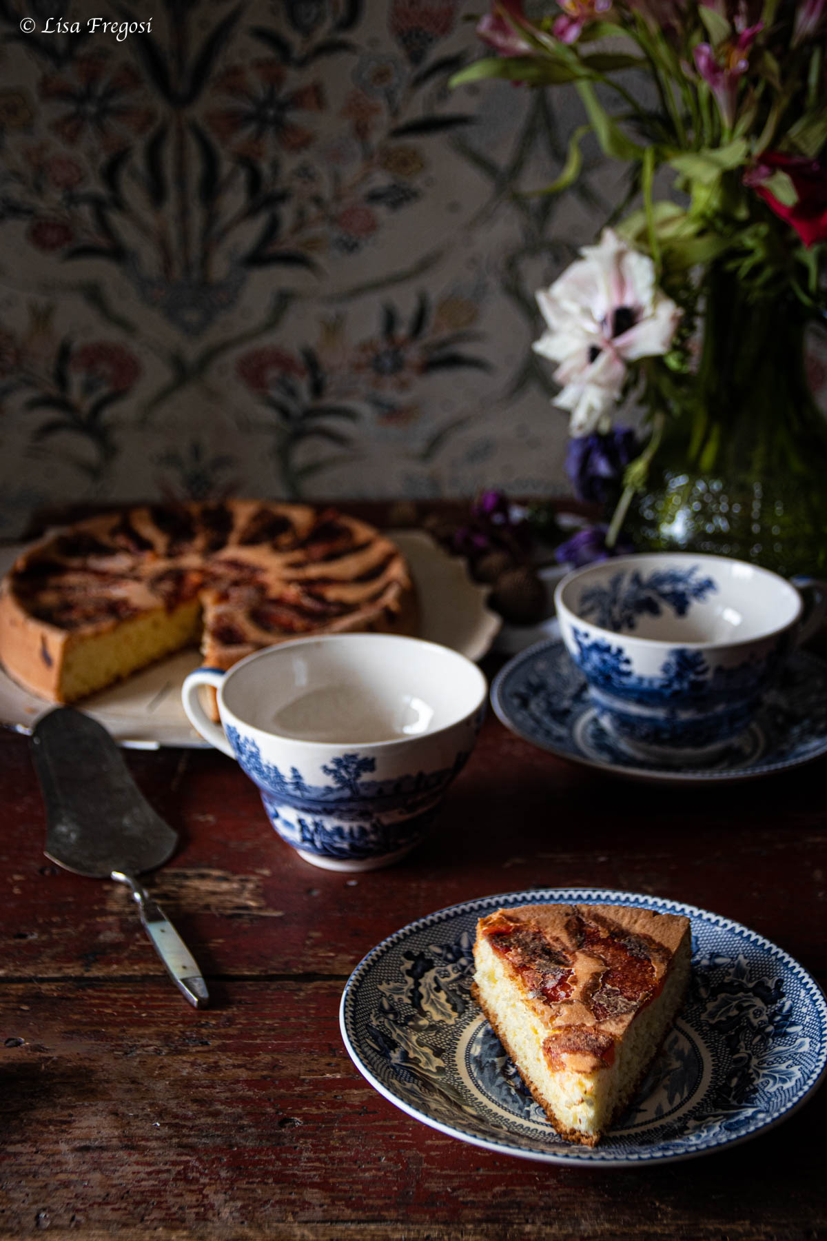 Altro uso delle cotogne in cucina.  Oltre alla cotognata  e alla torta di cotogne potete utilizzare questo fantastico frutto, noto anche per le sue capacità astringenti, come alternativa alla pectina nella realizzazione delle marmellate e confetture fatte in casa.  Ci sono anche varietà diverse di cotogne diverse; io ho avuto e ho la possibilità di utilizzare il Cotogno giapponese perché è presente nel giardino di casa; ho già realizzato un composto che aggiungo ad alcune confetture per farle addensare in modo naturale utilizzando poco zucchero.