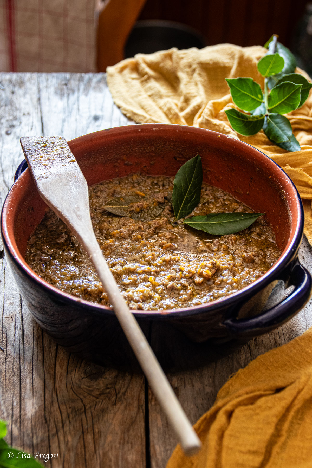 ragu' di cinghiale in bianco, tecniche di frollatura, macinatura e cottura